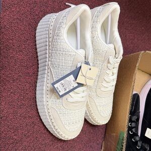 Universal Thread Cream Tweed Platform Sneakers